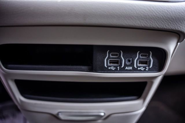 Used 2022 Chrysler Voyager LX FWD image 21