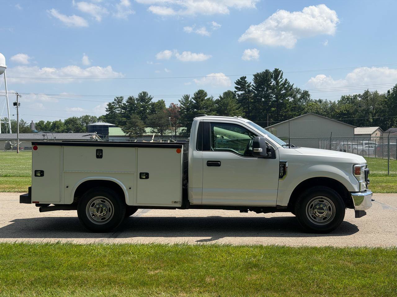 Used 2022 Ford F250 XL w/ Power Equipment Group RWD image 5