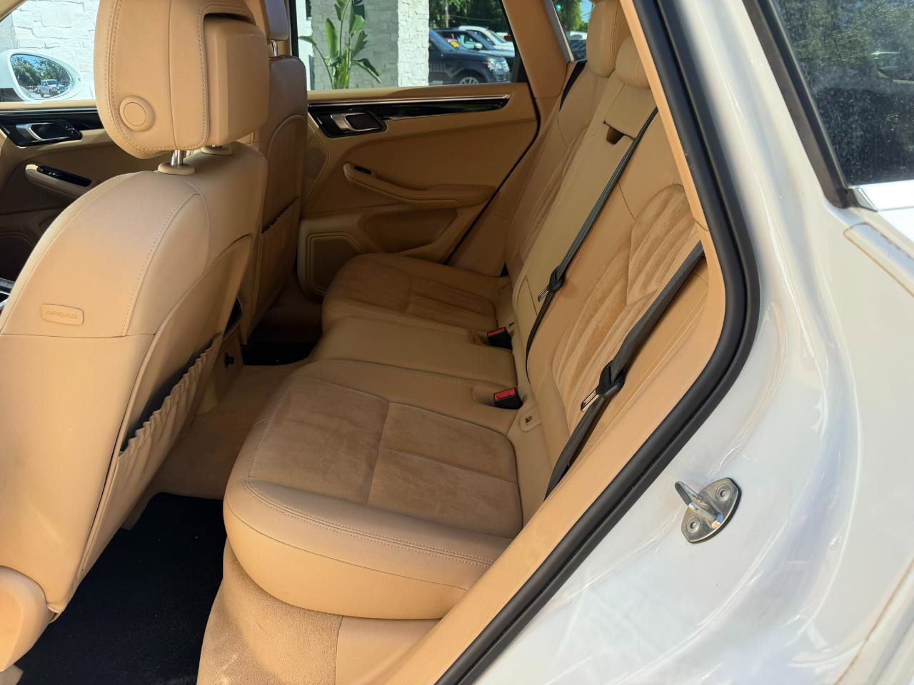 Used 2015 Porsche Macan S image 38