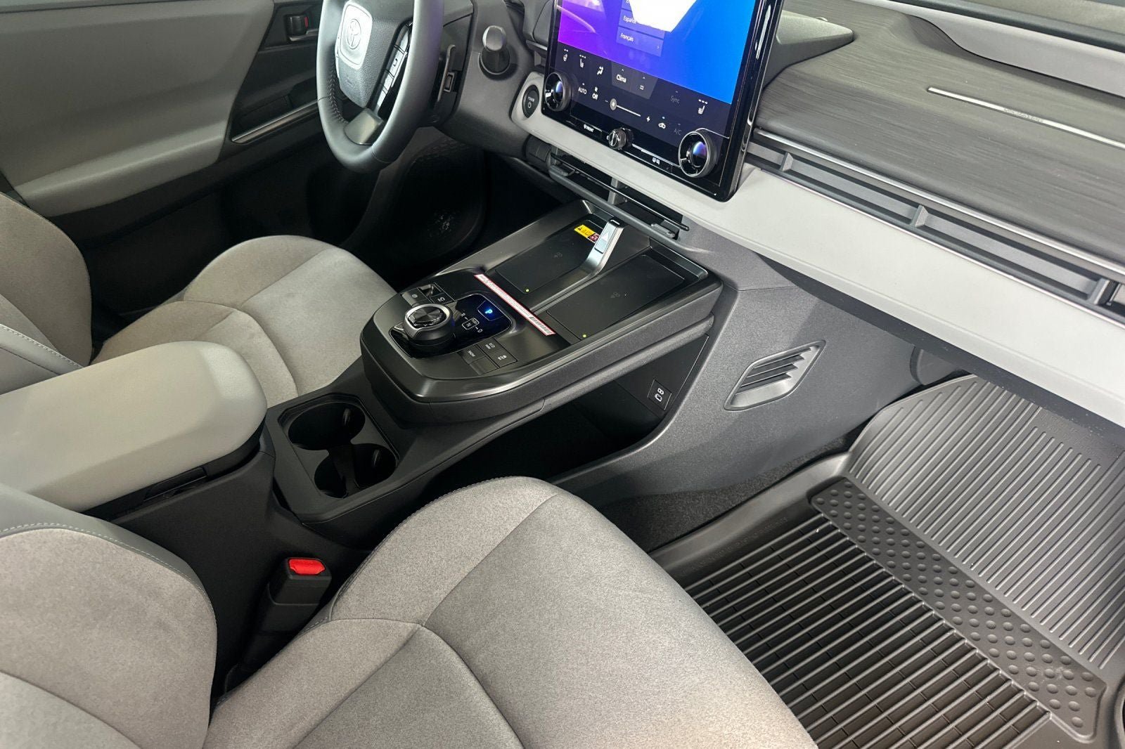 New 2026 Toyota C-HR AWD/4WD image 19