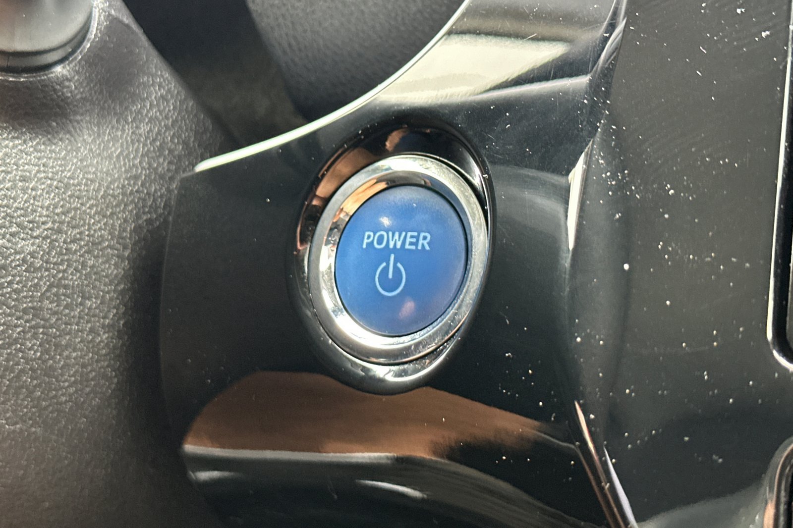 Used 2019 Toyota Prius LE w/ Carpet Mat Package FWD image 23
