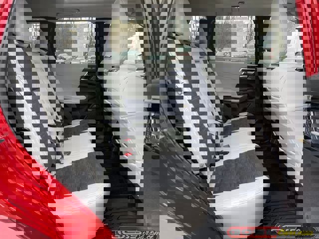 Used 2025 Mitsubishi Outlander SE image 7