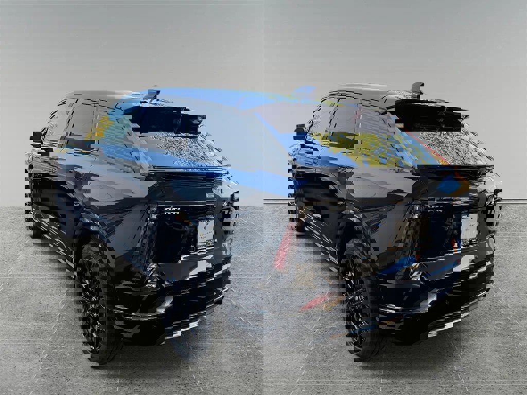 New 2025 Cadillac Optiq Sport 2 w/ LPO, ONYX Package image 11