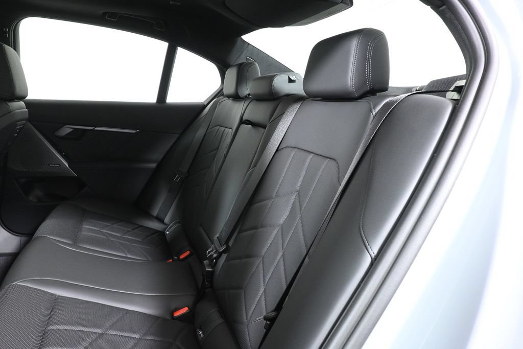 New 2027 BMW 530i xDrive w/ M Sport Package AWD/4WD image 4