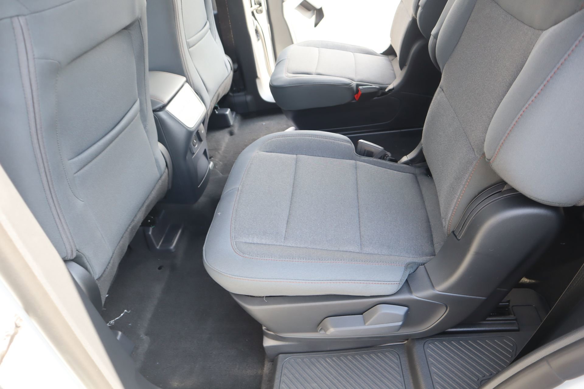 New 2026 Ford Explorer Active RWD image 13