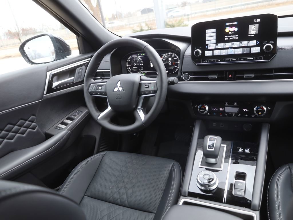 New 2025 Mitsubishi Outlander SEL Black Edition image 23