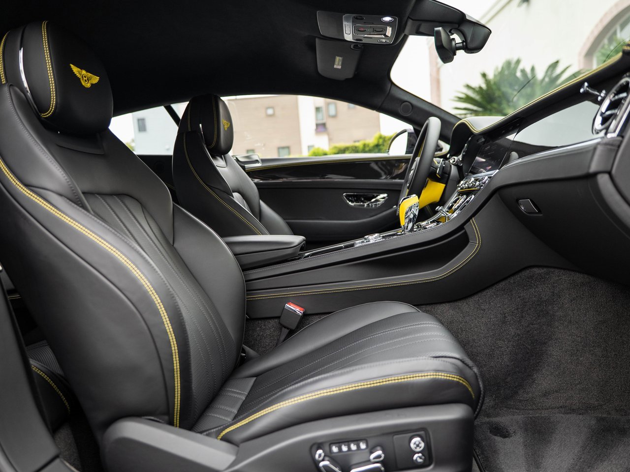 Used 2024 Bentley Continental GT image 18