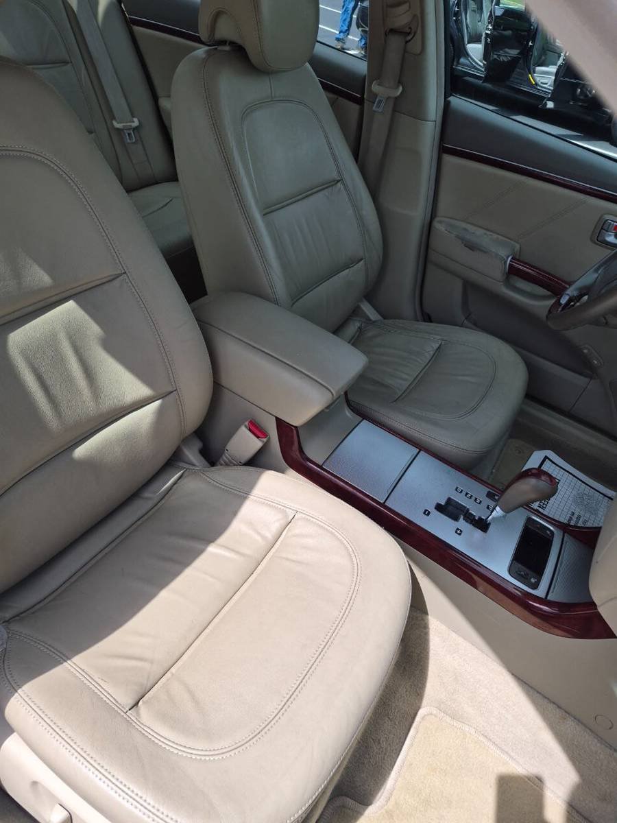 Used 2007 Hyundai Azera Limited FWD image 11