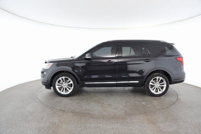 Used 2019 Ford Explorer XLT w/ Equipment Group 202A image 6