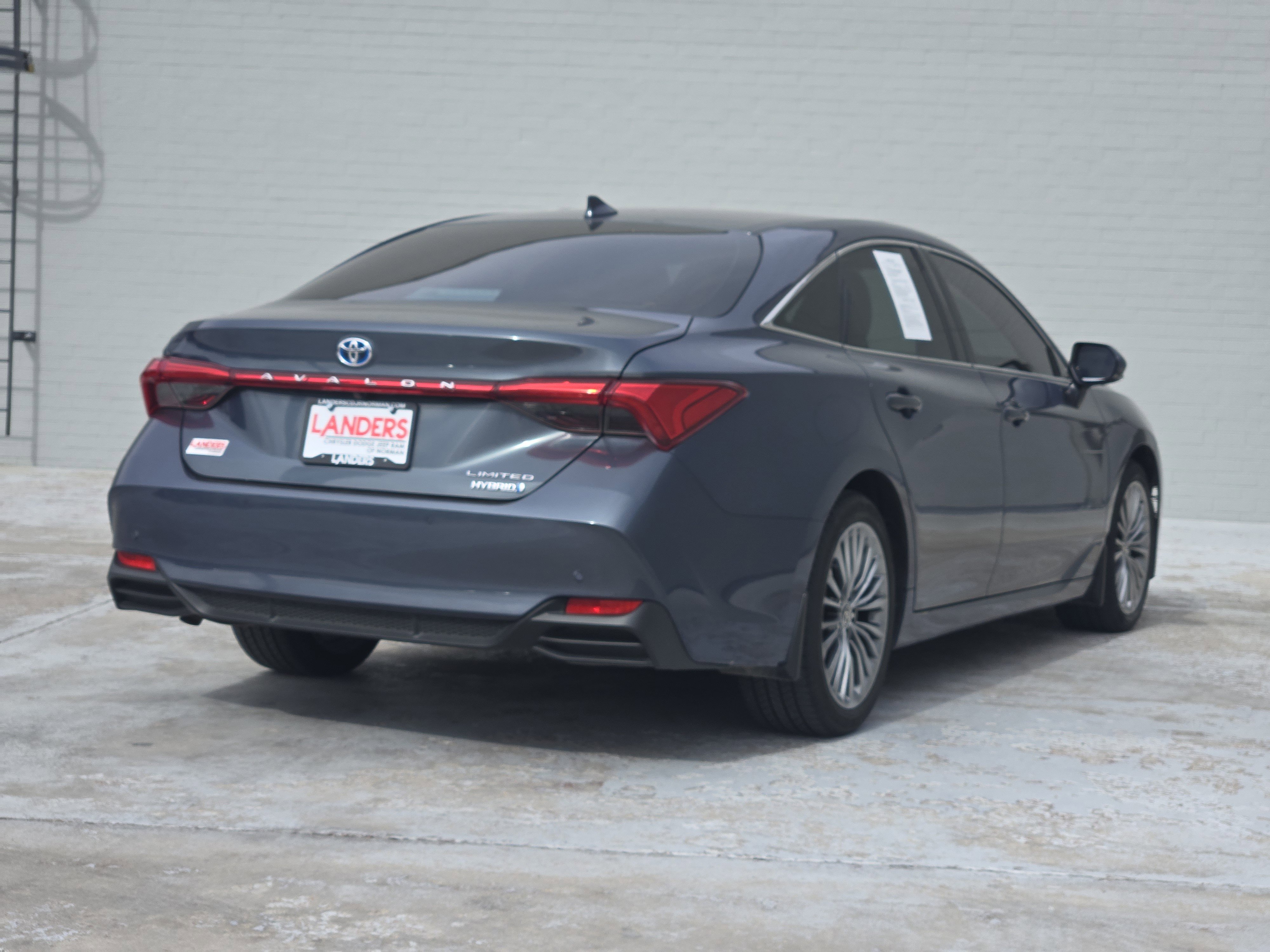 Used 2022 Toyota Avalon Limited w/ Advanced Safety Package image 8