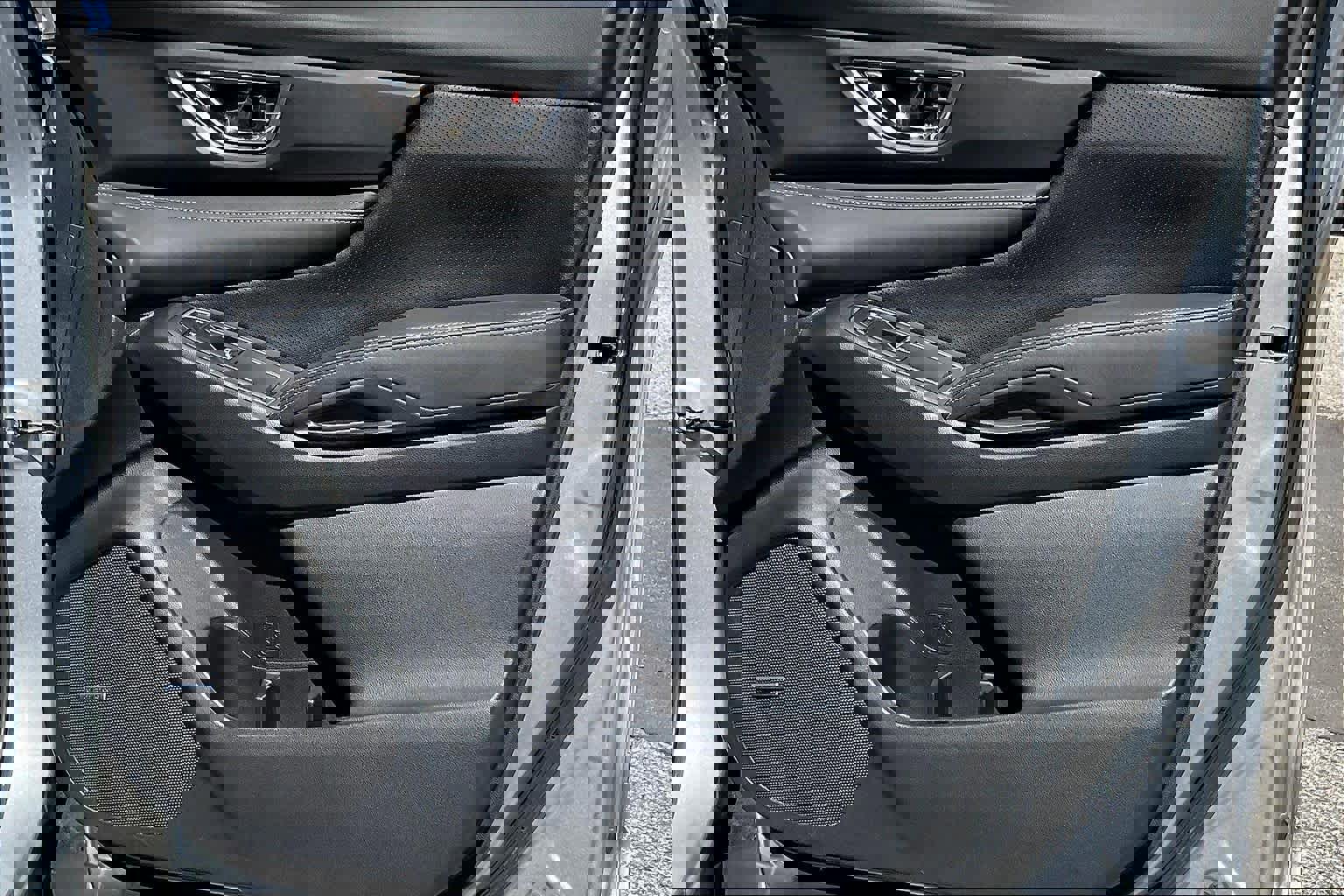 Used 2023 Subaru Ascent Limited w/ Technology Package image 23