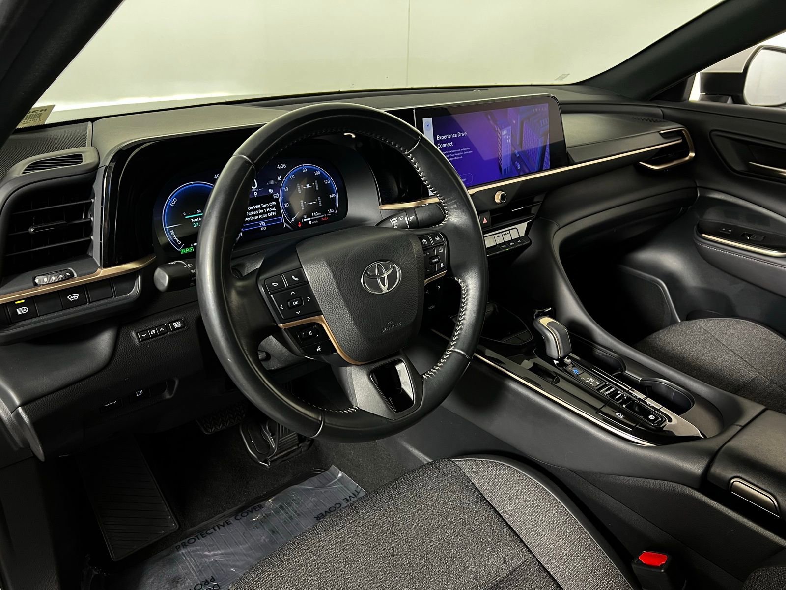 Used 2024 Toyota Crown XLE image 12