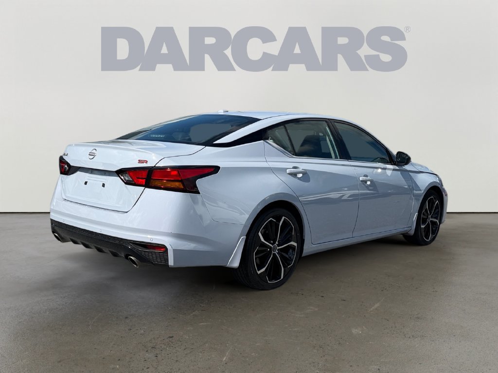 Used 2024 Nissan Altima 2.5 SR w/ SR Premium Package FWD image 6