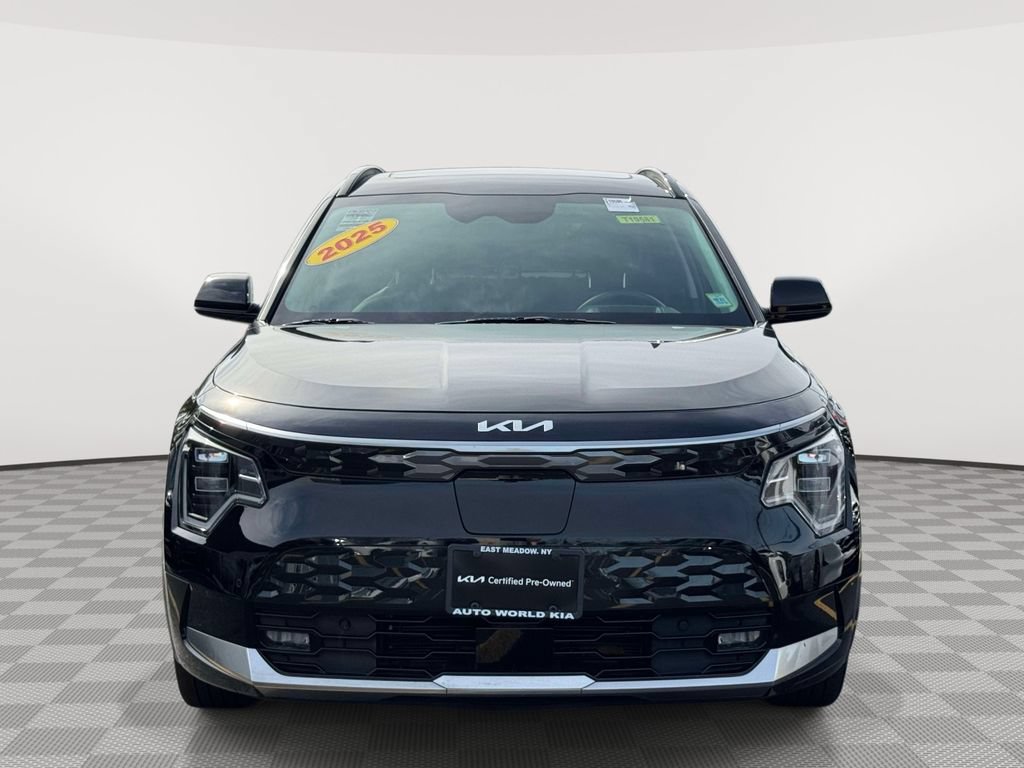 Certified 2025 Kia Niro Wave w/ Wave Preserve Package FWD image 2