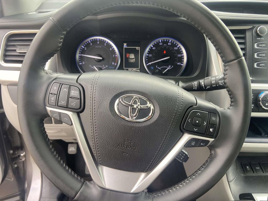 Used 2019 Toyota Highlander XLE image 36