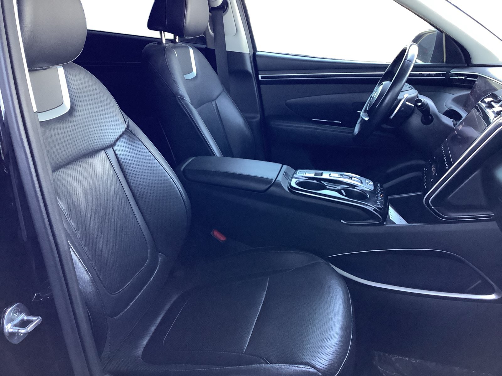 Used 2022 Hyundai Tucson Limited w/ Winter Package AWD/4WD image 15