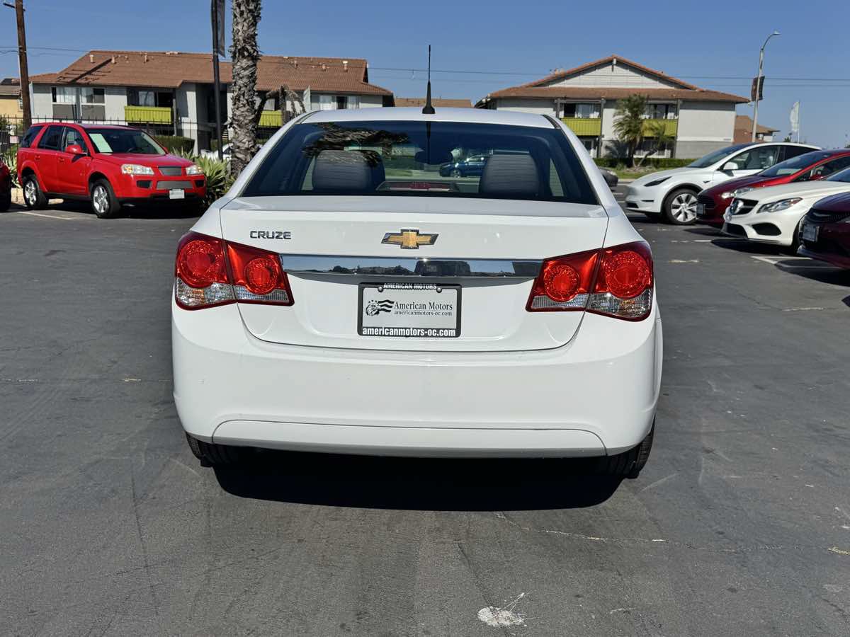 Used 2012 Chevrolet Cruze LS w/ Connectivity Package FWD image 3