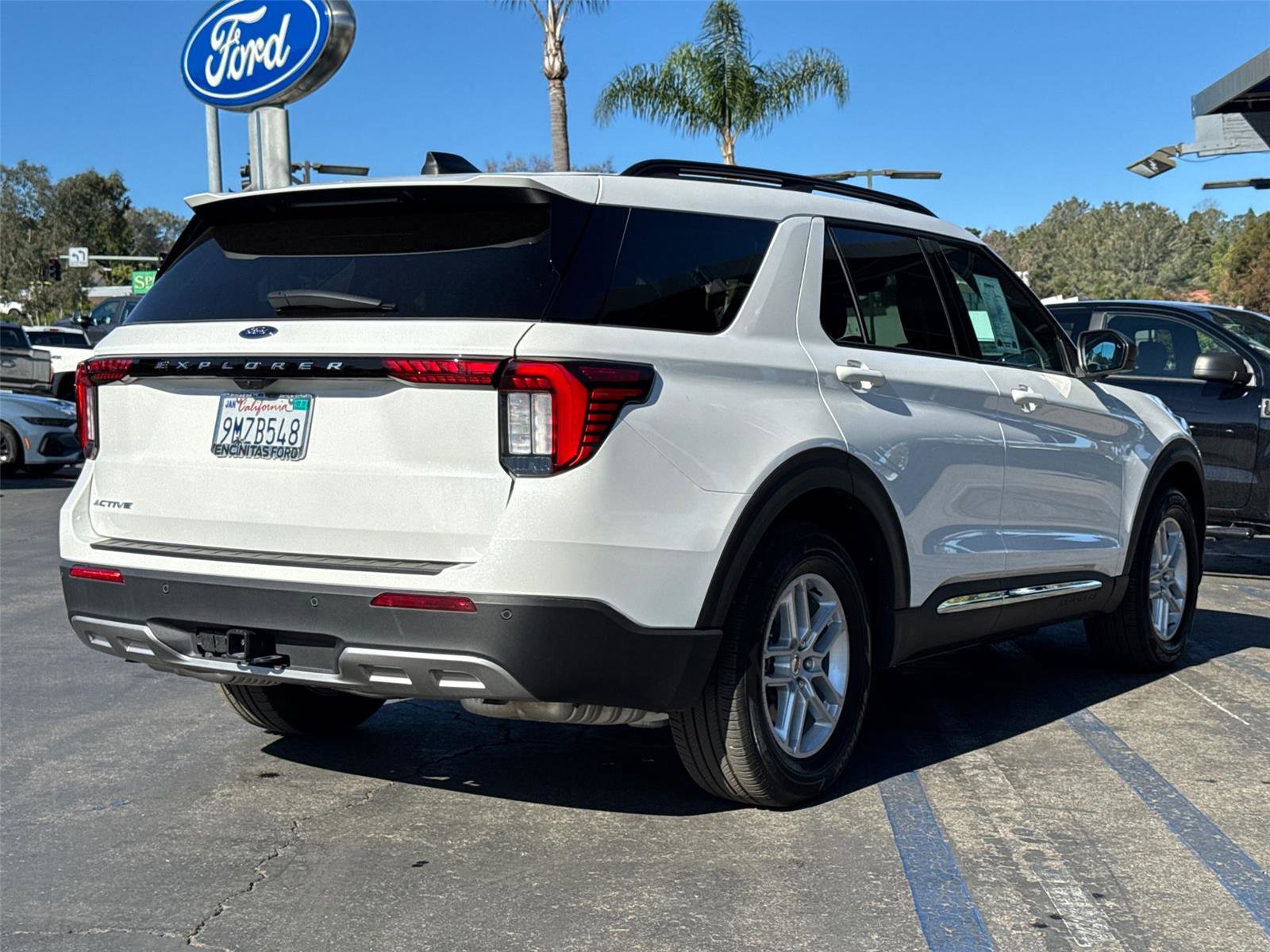 Used 2025 Ford Explorer Active w/ Active Comfort Package image 13
