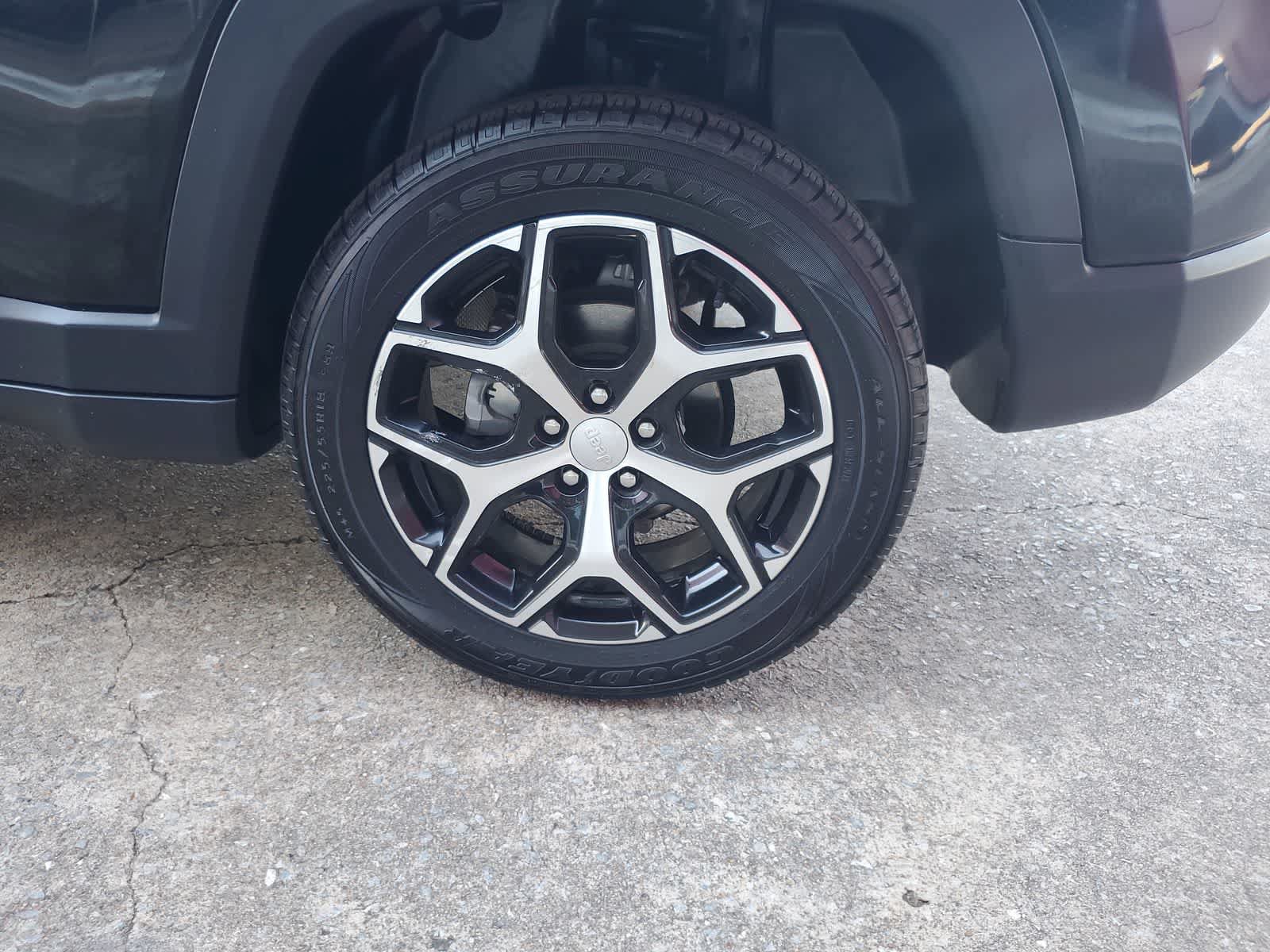 Used 2024 Jeep Compass Latitude AWD/4WD image 12