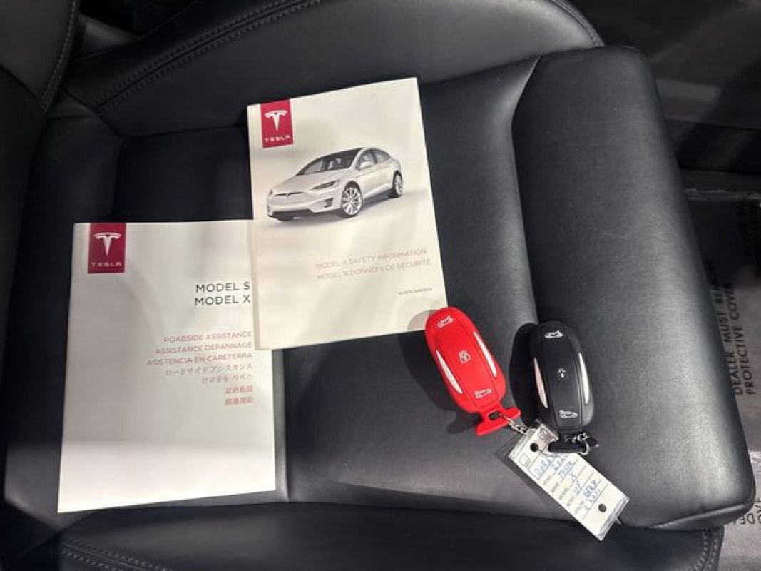 Used 2020 Tesla Model X image 68