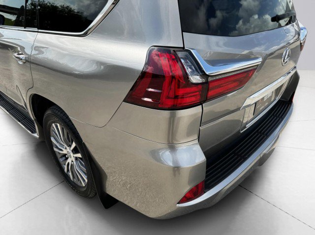 Used 2019 Lexus LX 570 4WD image 3