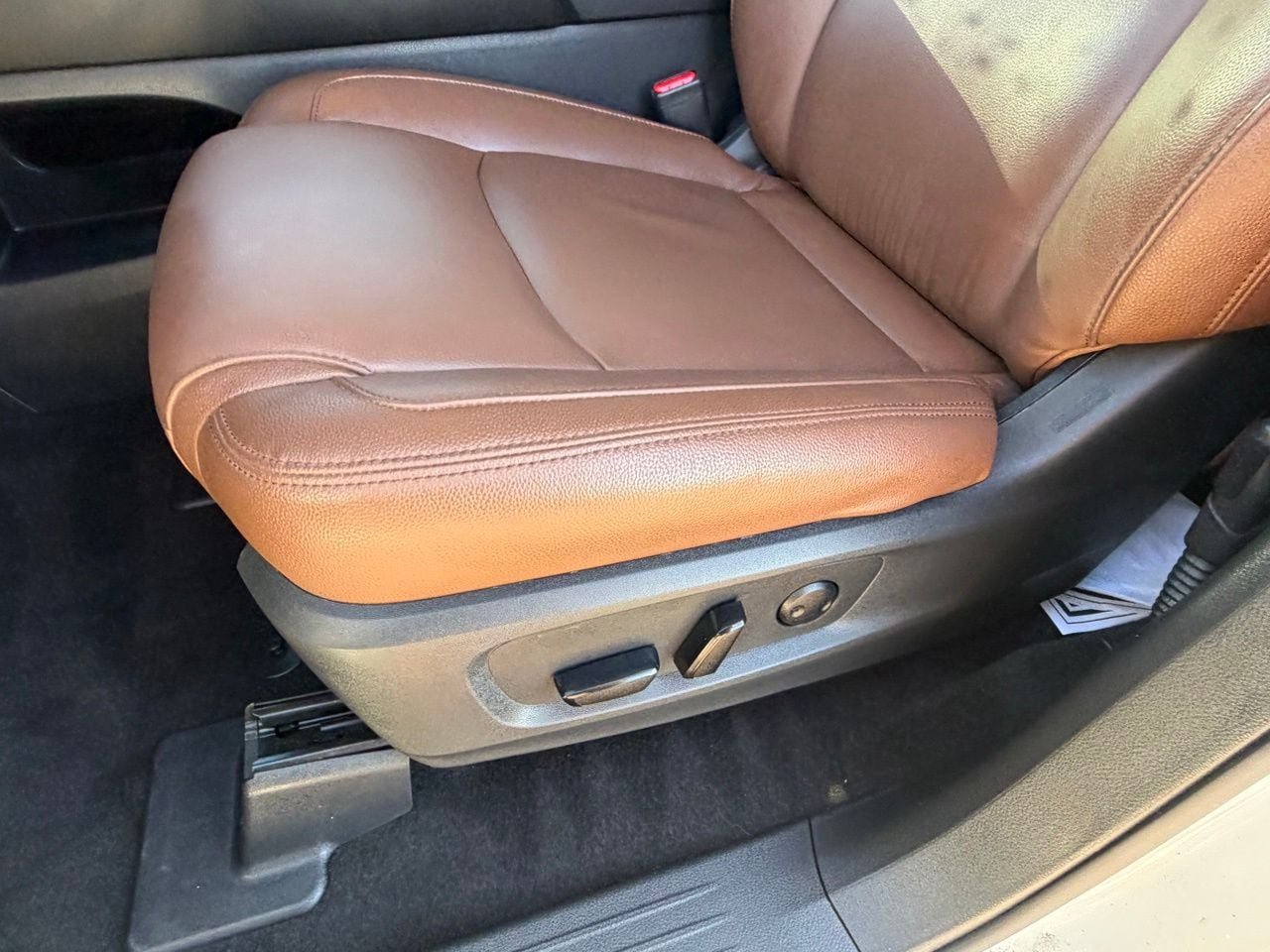 Certified 2024 Nissan Pathfinder SV FWD image 34