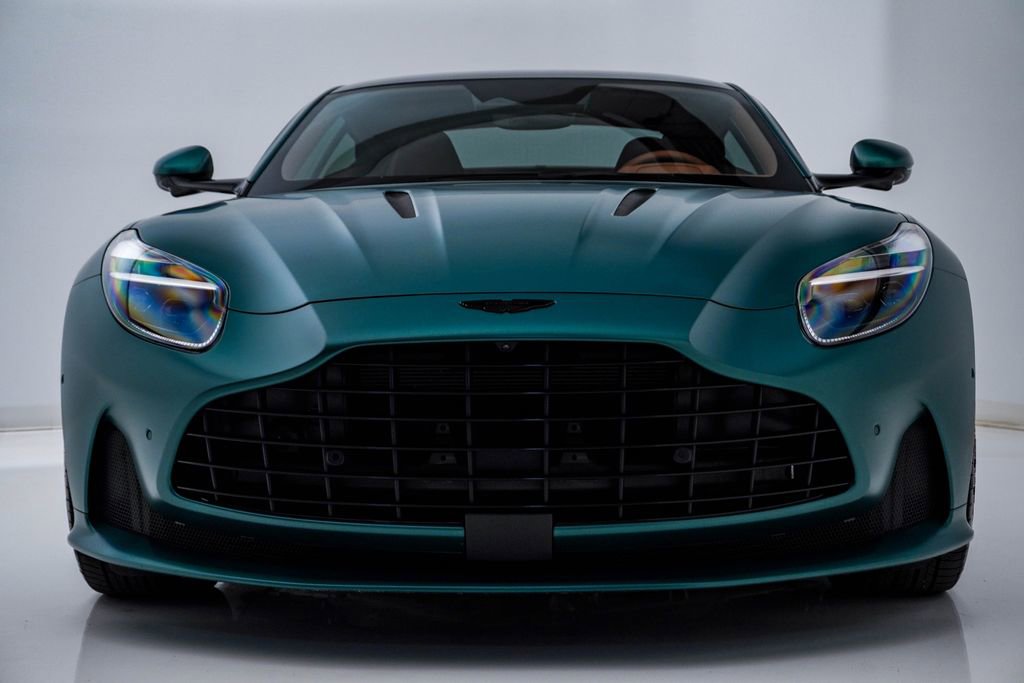 Used 2024 Aston Martin DB12 Coupe image 5