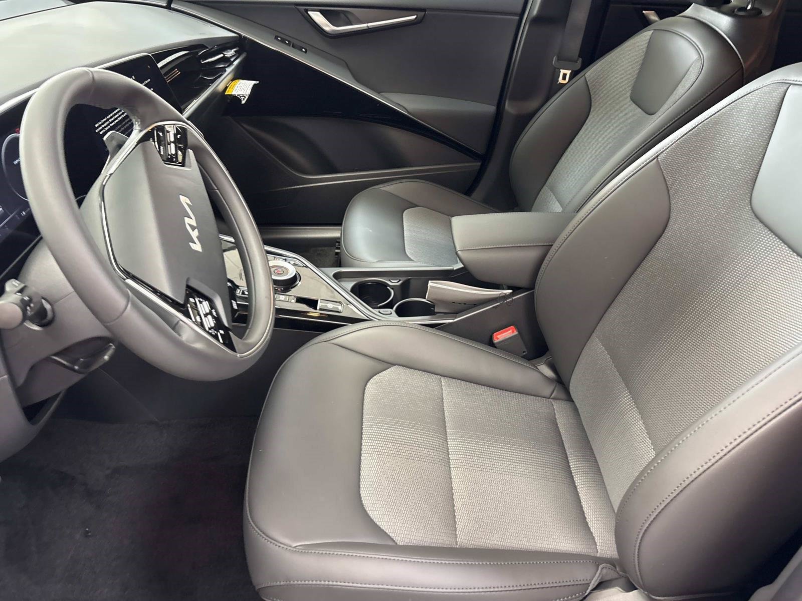 New 2026 Kia Niro Wind FWD image 19