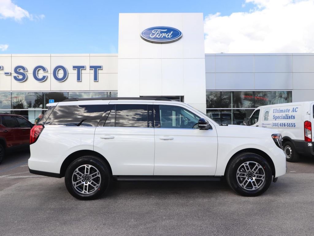 New 2026 Ford Expedition Active image 18