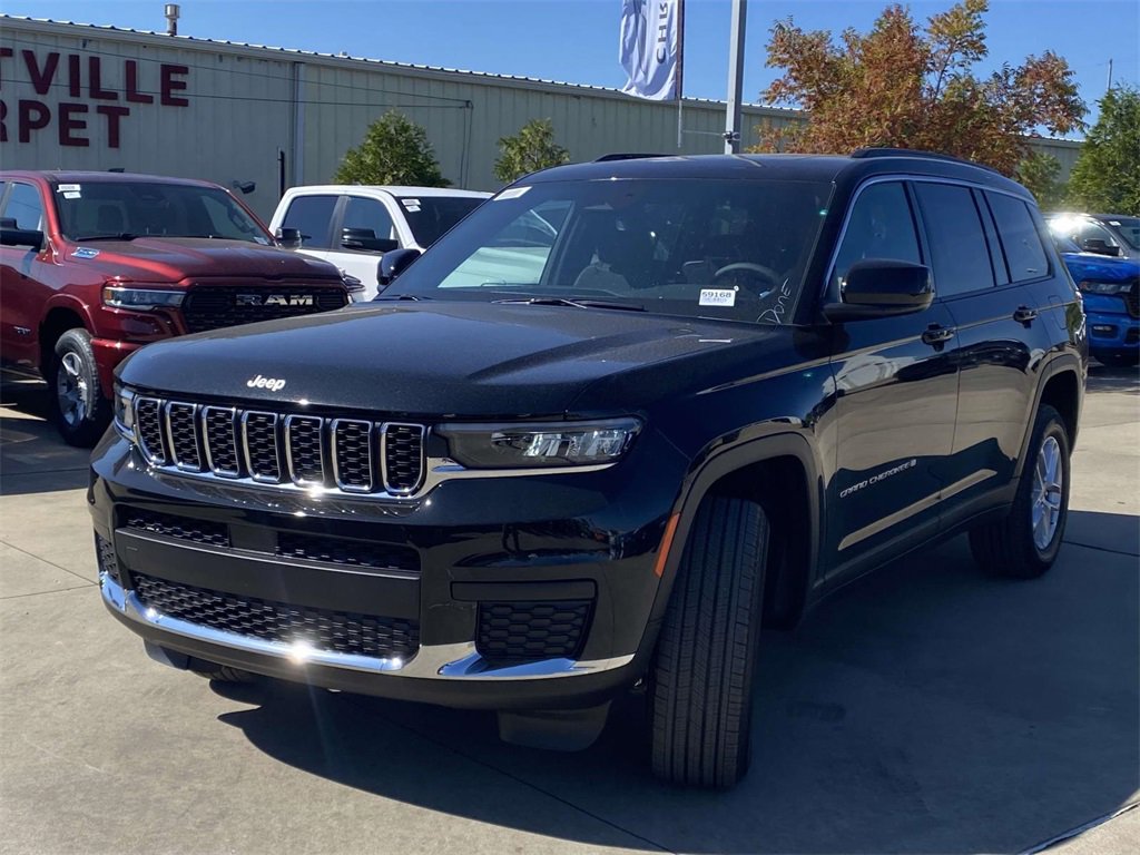 New 2025 Jeep Grand Cherokee L Laredo image 3