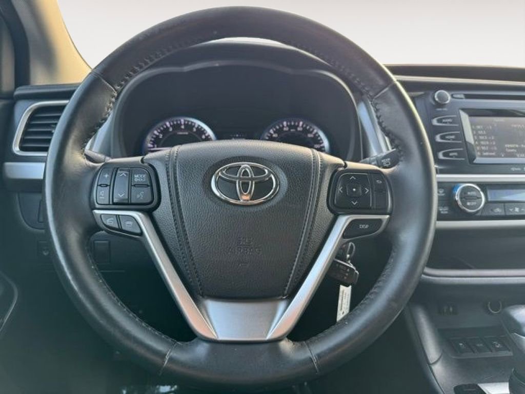 Used 2014 Toyota Highlander Plus AWD/4WD image 22