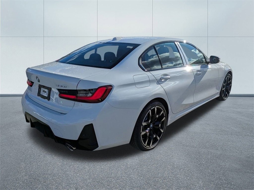New 2026 BMW 330i xDrive Sedan w/ M Sport Package image 3