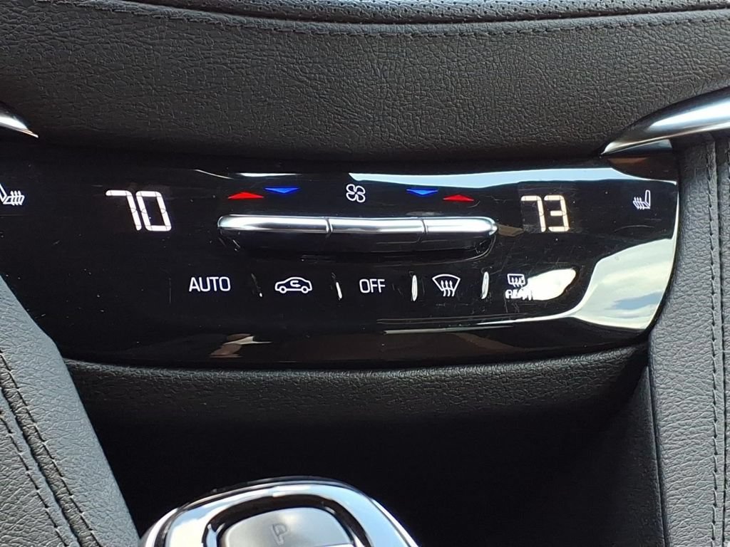 Used 2022 Cadillac XT5 Premium Luxury w/ Technology Package AWD/4WD image 15