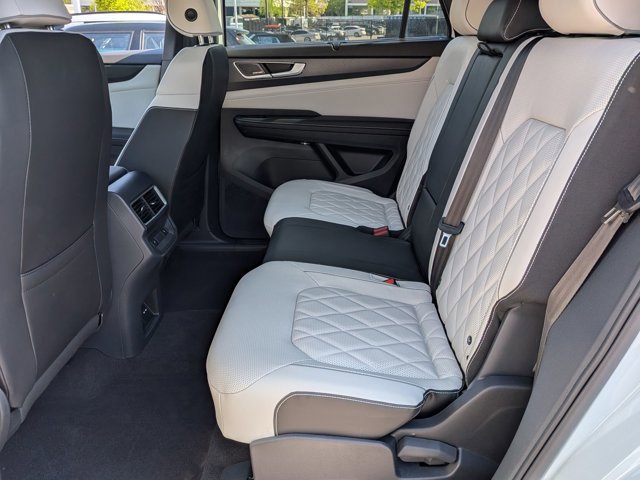 Used 2024 Volkswagen Atlas Cross Sport SEL Premium R-Line AWD/4WD image 22