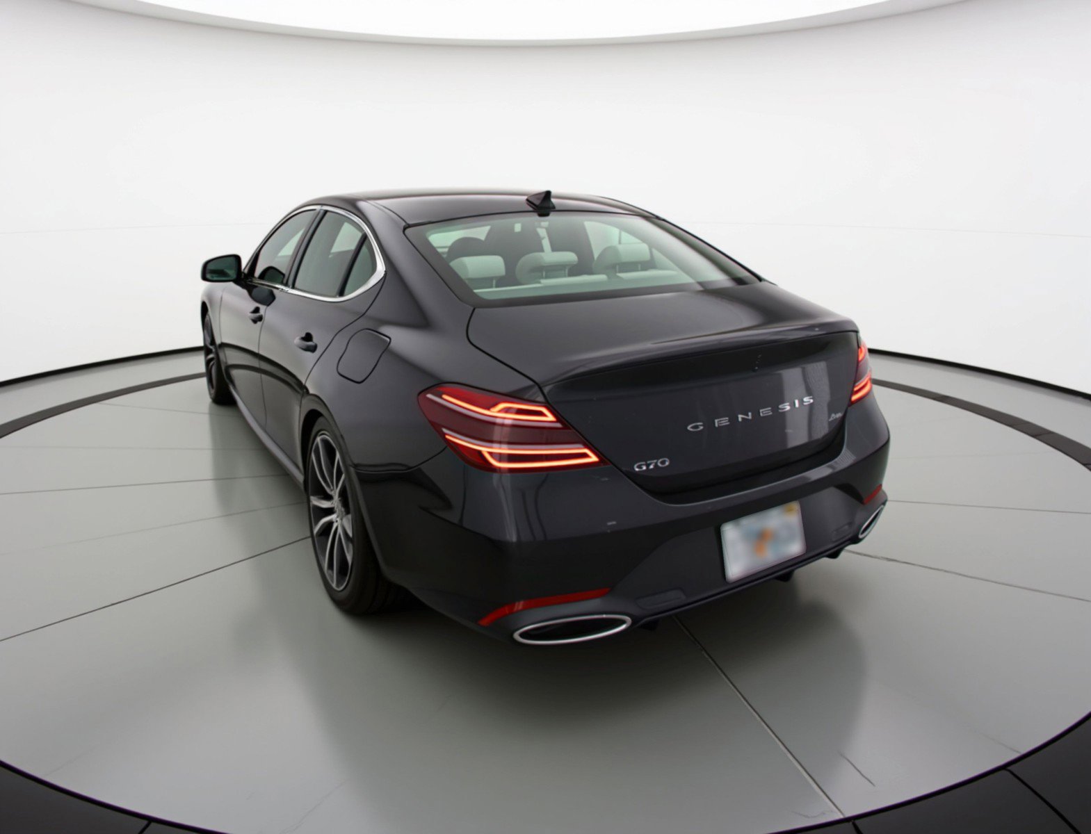 Used 2025 Genesis G70 2.5T image 6