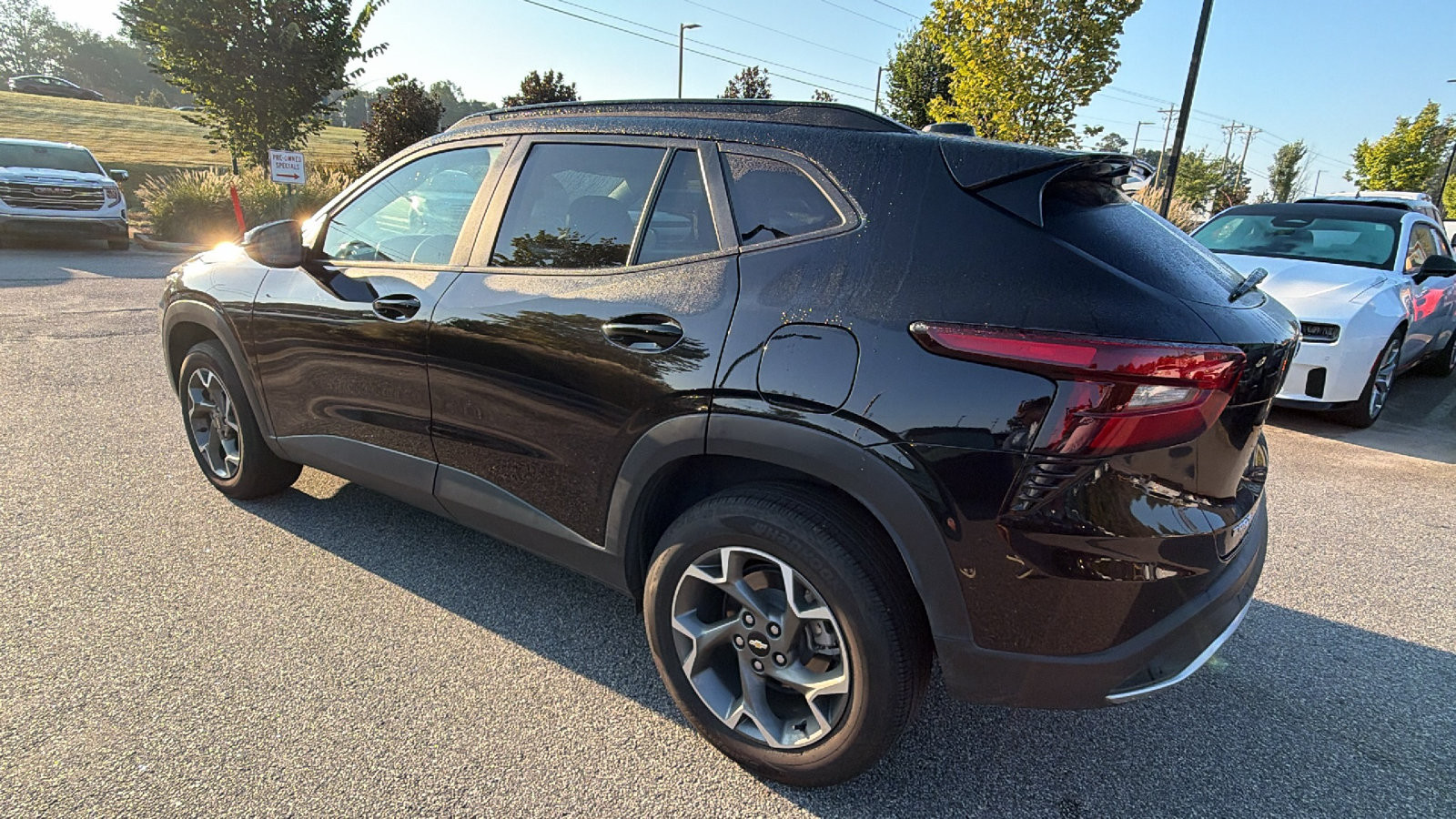 Used 2025 Chevrolet Trax LT FWD image 10
