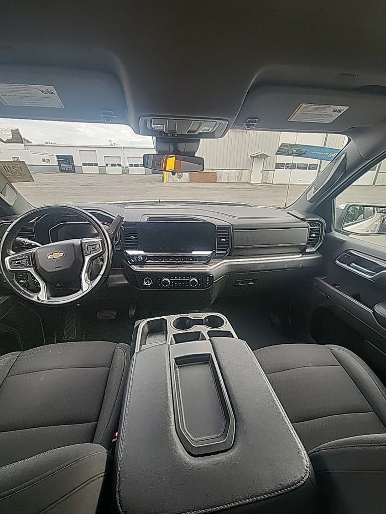 Used 2022 Chevrolet Silverado 1500 LT AWD/4WD image 10