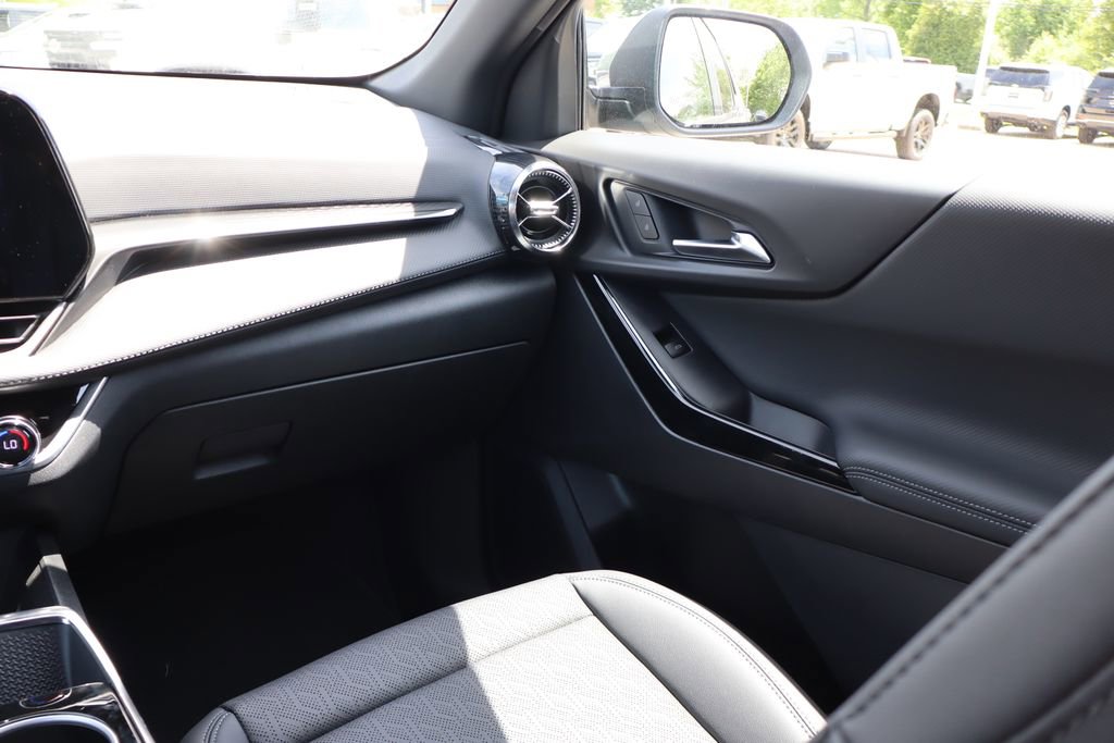 New 2026 Chevrolet Equinox LT w/ Convenience Package II AWD/4WD image 41