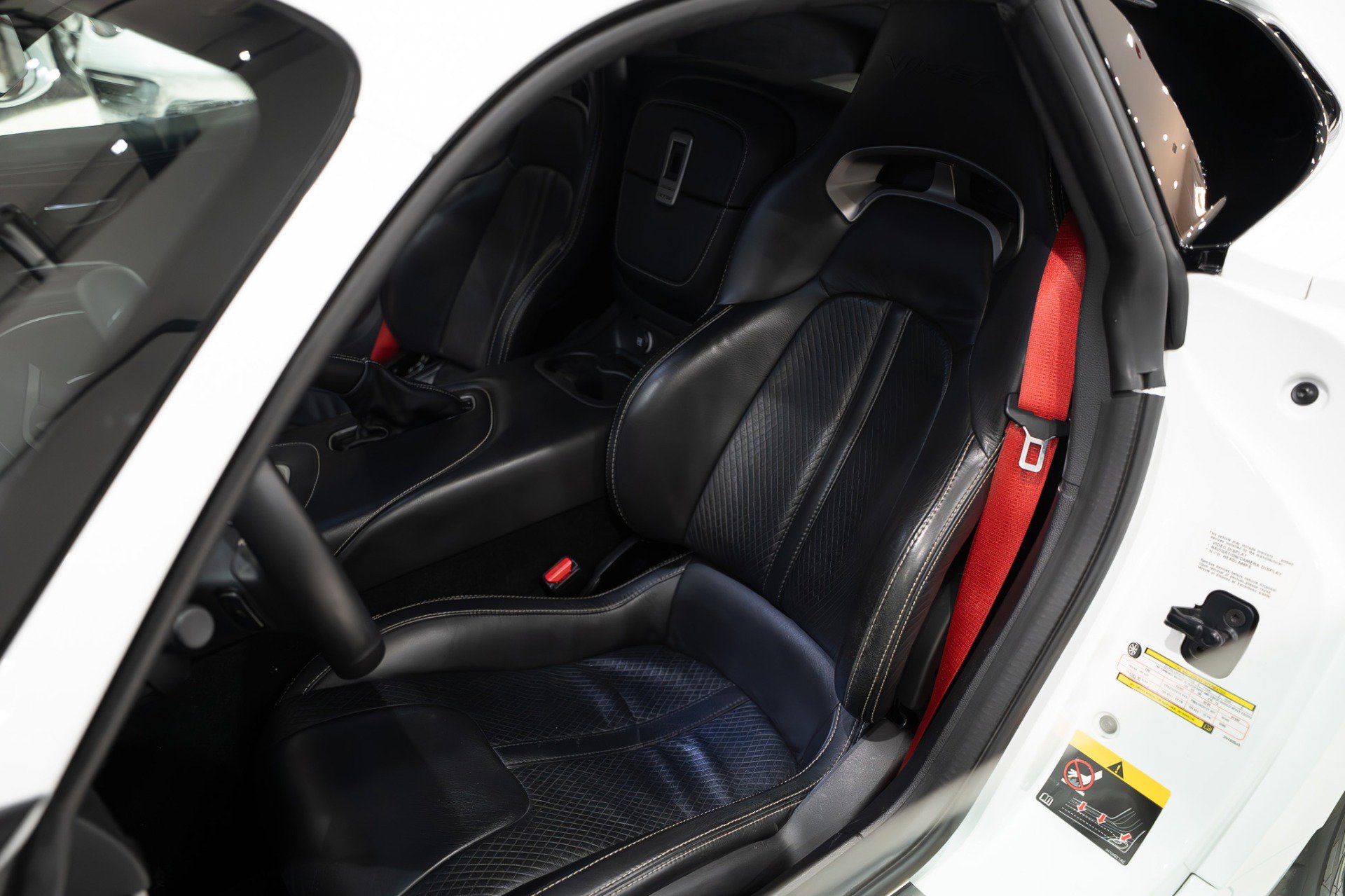 Used 2013 SRT Viper GTS w/ GTS Laguna Interior Pkg image 8