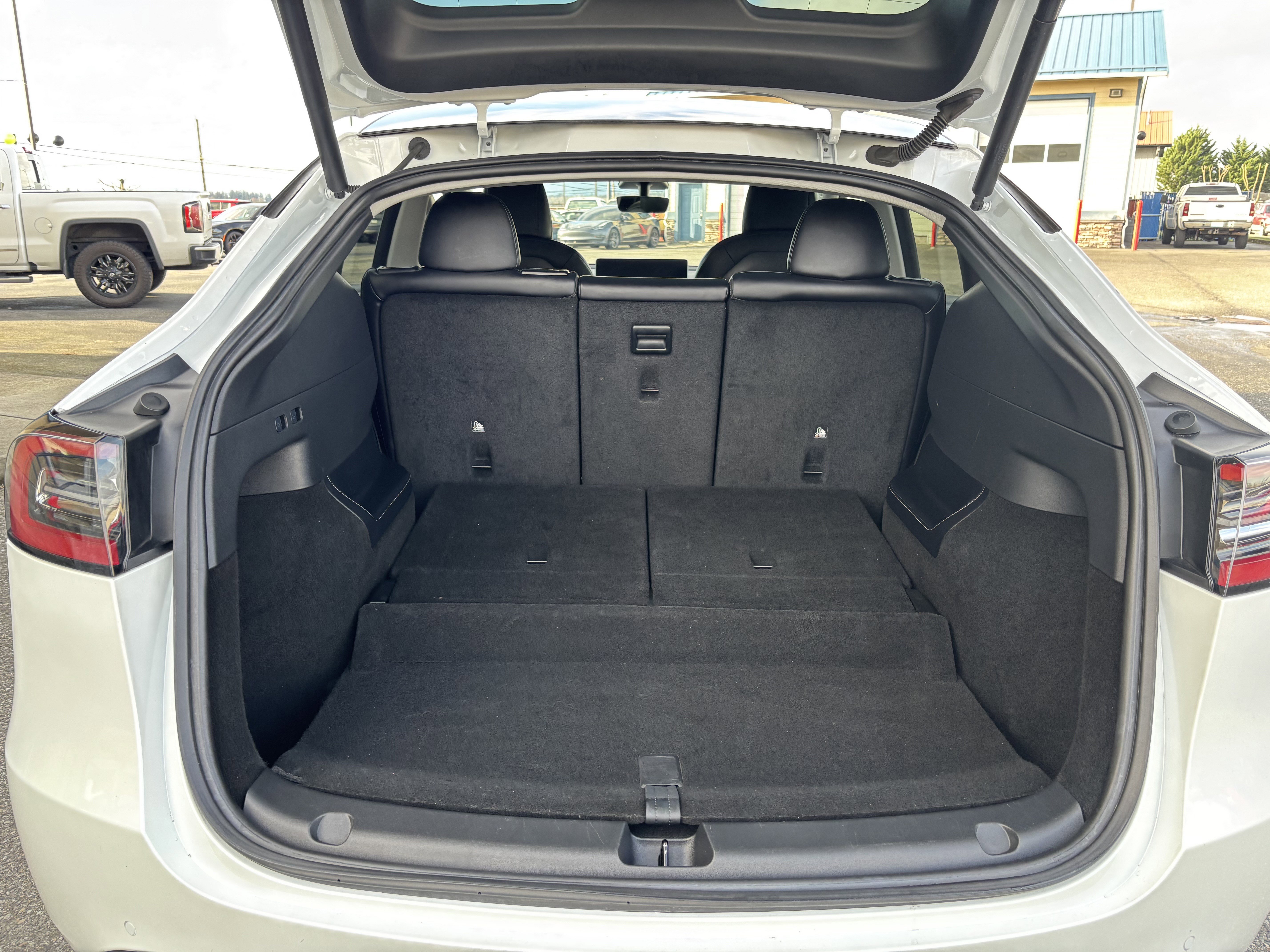 Used 2021 Tesla Model Y Long Range image 23