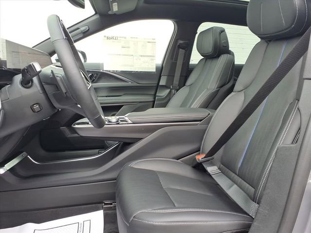 New 2026 Cadillac Lyriq Luxury image 8