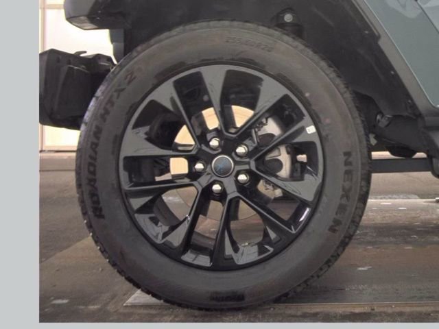 Used 2025 Jeep Wrangler Sahara 4xe image 21