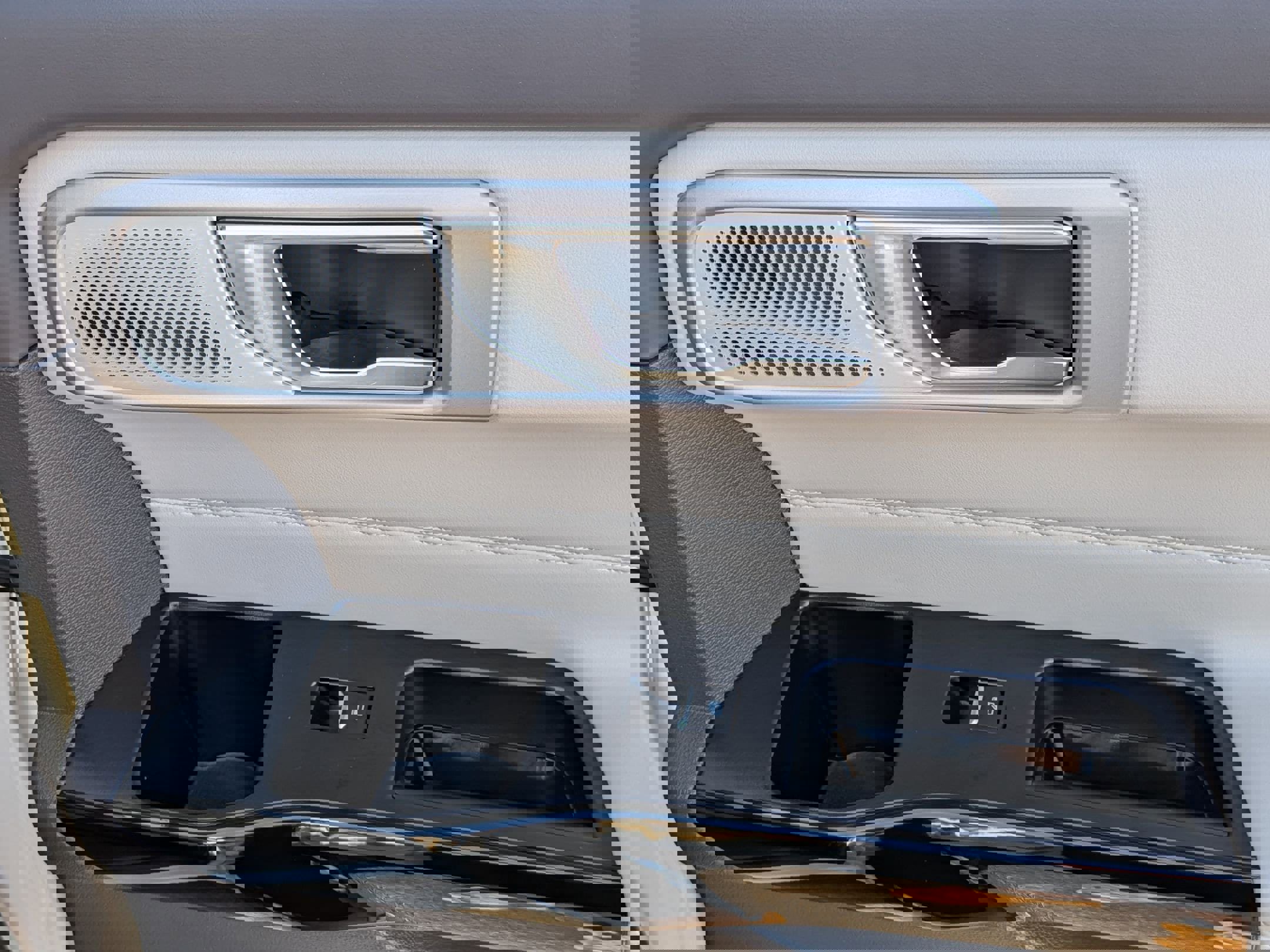 Used 2021 Ford Explorer Platinum w/ Equipment Group 601A image 34