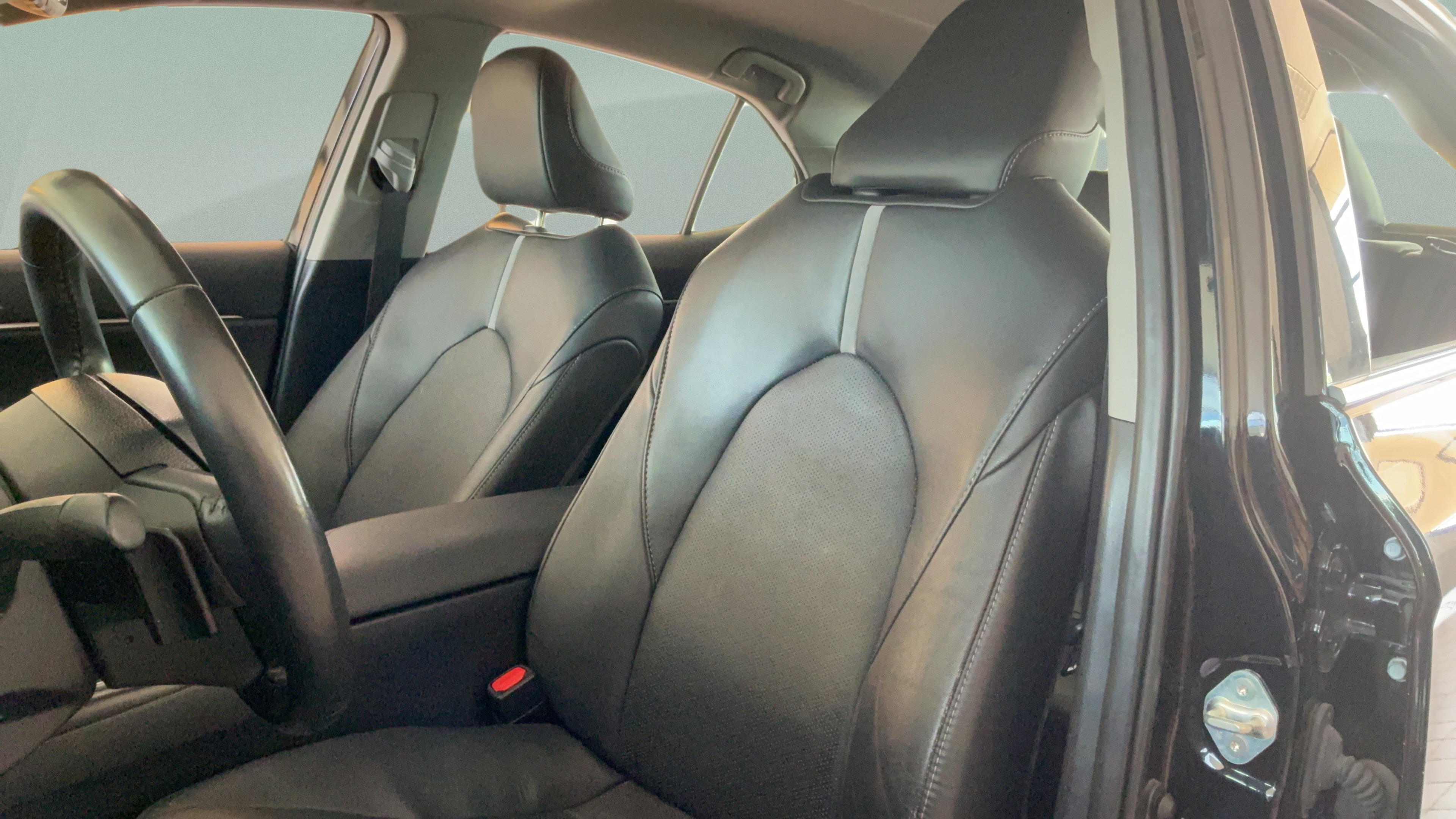 Used 2024 Toyota Camry XSE FWD image 23