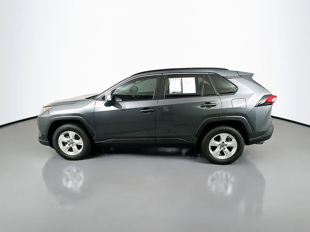 Used 2021 Toyota RAV4 XLE w/ Convenience Package image 4