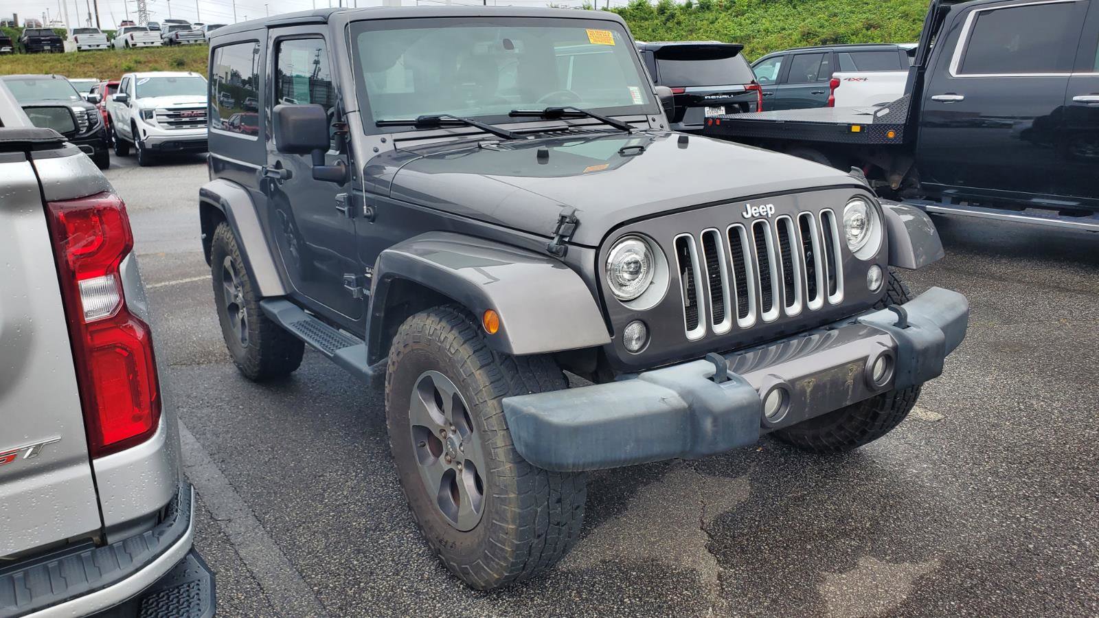 Used 2016 Jeep Wrangler Sahara w/ Dual Top Group AWD/4WD image 3