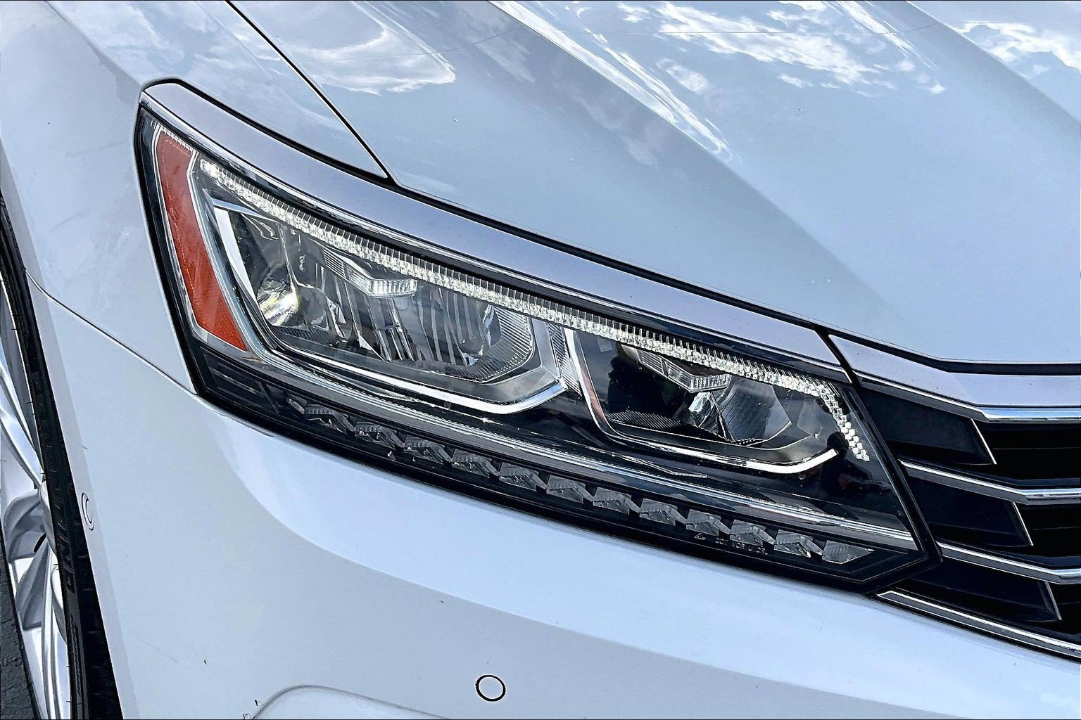Used 2018 Volkswagen Passat 2.0T SEL Premium FWD image 22
