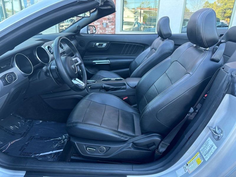 Used 2019 Ford Mustang Premium image 14