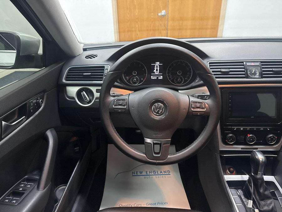 Used 2013 Volkswagen Passat 2.5 SE FWD image 8