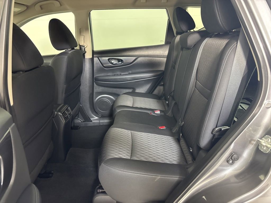 Used 2020 Nissan Rogue SV image 20